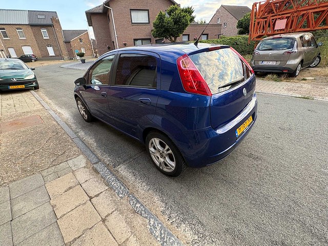 Fiat - grande punto - 1.4 active - car - 2007 - afbeelding 16 van  18