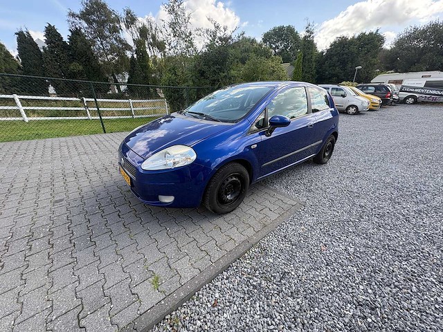 Fiat - grande punto - 1.4 sportsound - car - 2006 - afbeelding 1 van  18