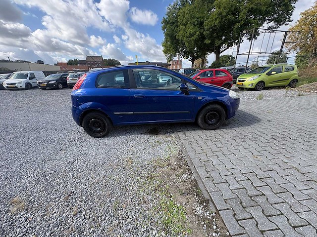 Fiat - grande punto - 1.4 sportsound - car - 2006 - afbeelding 18 van  18