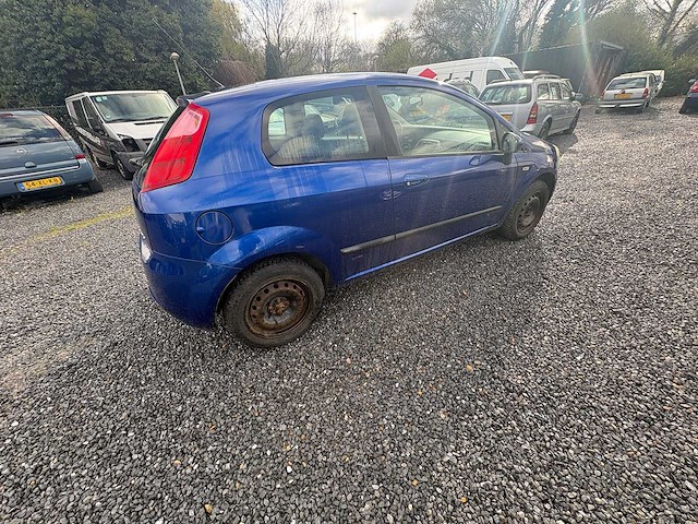 Fiat - grande punto - 1.4 sportsound - car - 2006 - afbeelding 15 van  16