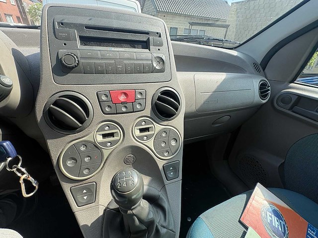 Fiat - panda - car - 10-03-2006 - afbeelding 9 van  20