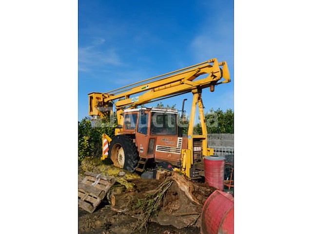 Fiat 780dt h tractor + boomlift (vin: 685297) - afbeelding 18 van  22