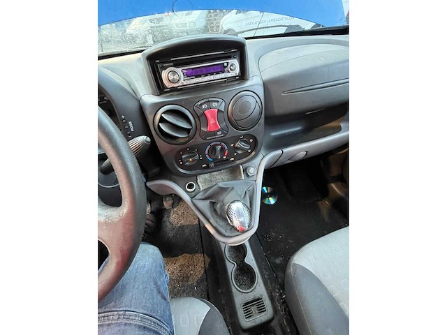 Fiat doblo 1.3 diesel 5 plaatsen a/c - afbeelding 4 van  15