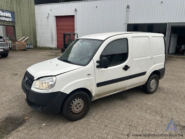 Fiat doblo cargo, zfa22300005660713, 1e insch 18/11/2008, 70463km, 57kw, 1368cm³, benzine, bestelwagen, euro 4, mtm 1920kg, tarra 1190kg, 2 sleutels, keuring tot 27/09/2026, insch. deel i, coc en identificatieverslag, trekhaak - afbeelding 1 van  22
