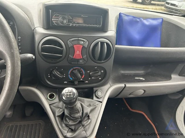 Fiat doblo cargo, zfa22300005661107, 1e insch 18/11/2008, 104245km, 57kw, 1368cm³, benzine, manueel, bestelwagen, euro 4, mtm 1920kg, tarra 1200kg, 3 sleutels, keuring tot 26/11/2026, insch. deel i, coc en identificatieverslag, imperiaal - afbeelding 3 van  18