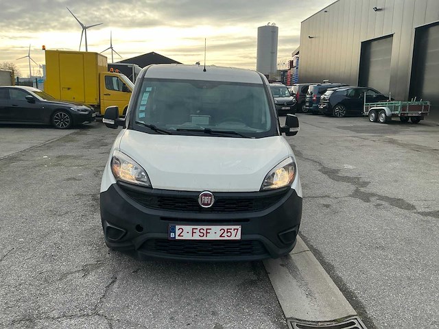 Fiat doblo lichte vrachtwagen - afbeelding 6 van  10