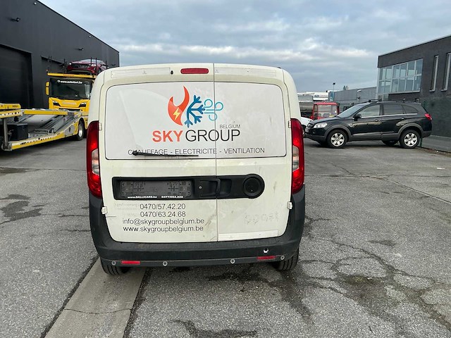 Fiat doblo lichte vrachtwagen - afbeelding 8 van  10