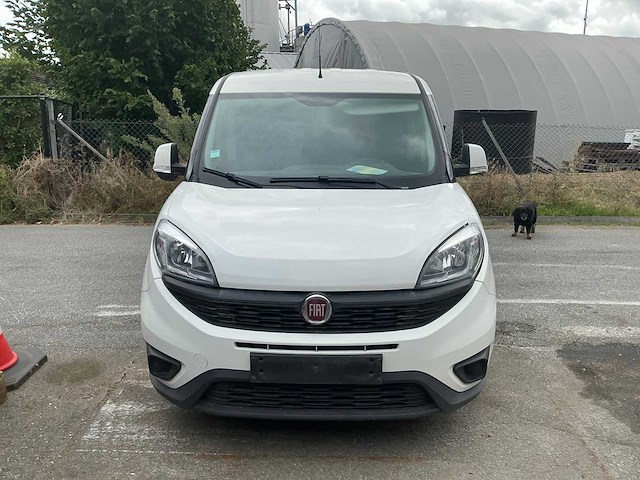 Fiat doblo lichte vrachtwagen - afbeelding 4 van  11