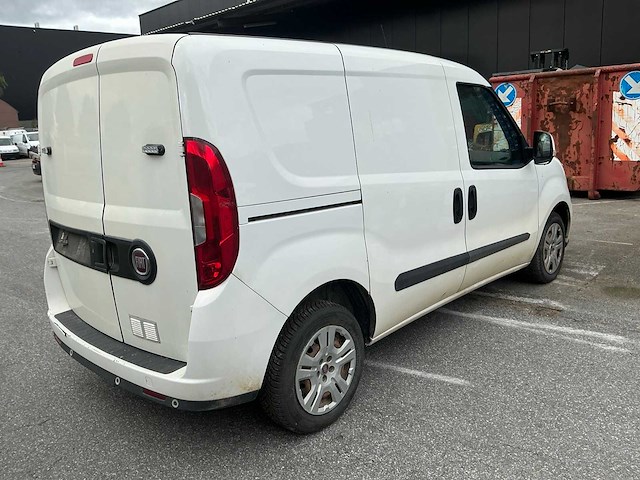 Fiat doblo lichte vrachtwagen - afbeelding 6 van  11