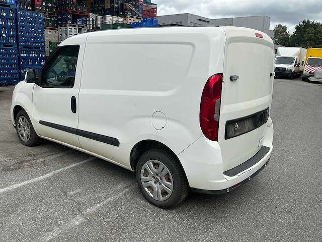Fiat doblo lichte vrachtwagen - afbeelding 7 van  11