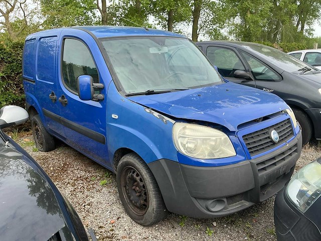Fiat doblo voor onderdelen (zonder motor!) - afbeelding 2 van  8