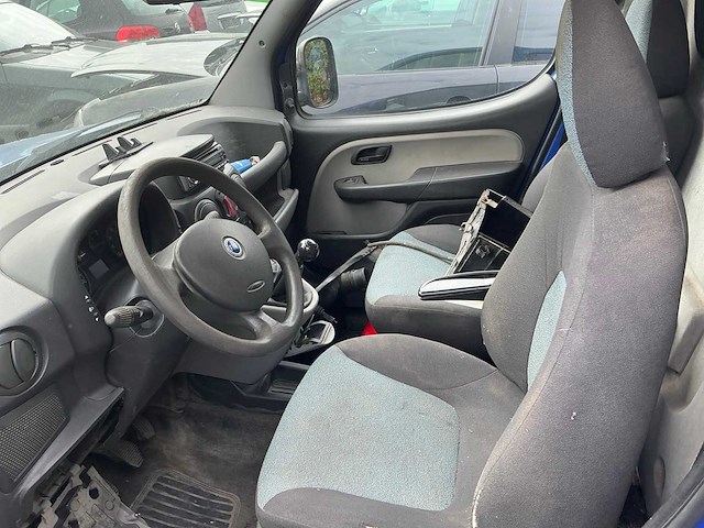 Fiat doblo voor onderdelen (zonder motor!) - afbeelding 6 van  8
