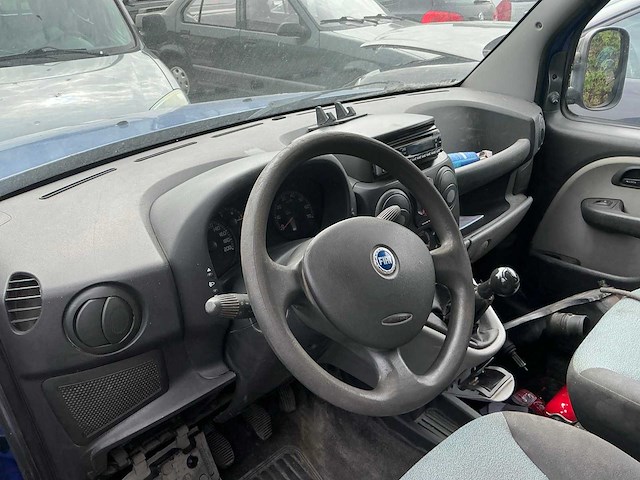 Fiat doblo voor onderdelen (zonder motor!) - afbeelding 7 van  8