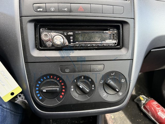 Fiat grande punto 1 2i 8v active, 2009 - afbeelding 3 van  30