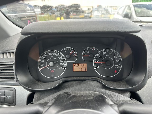 Fiat grande punto 1.3 multijet actual 104g, 2010 - afbeelding 10 van  31