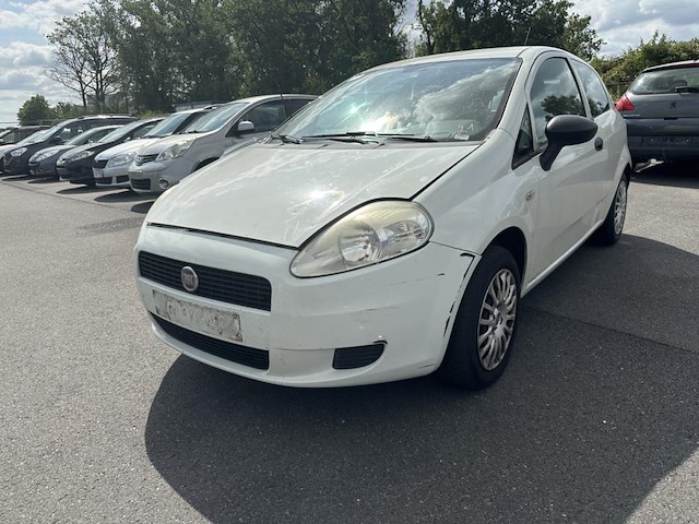 Fiat grande punto 1.3 multijet actual 104g,2010 - afbeelding 1 van  32