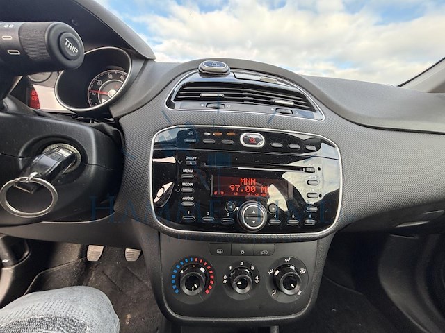 Fiat punto 1.2i easy, 2013 - afbeelding 6 van  32