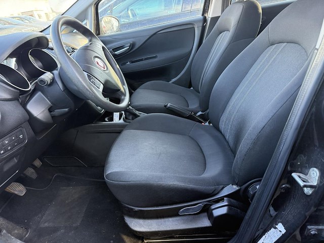 Fiat punto 1.2i street, 2014 - afbeelding 25 van  27