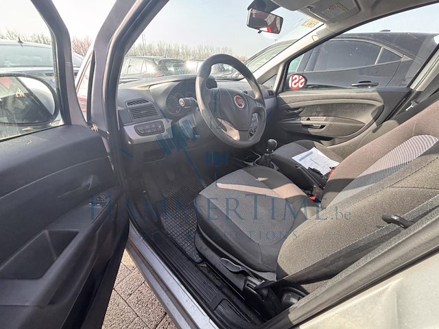 Fiat punto 1.4i easy stop&start, 2014 - afbeelding 3 van  27