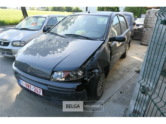 Fiat punto, enkel voor vergunninghouders en erkende centra voor verschroting - afbeelding 3 van  9