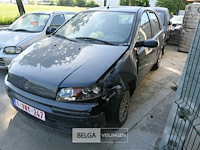 Fiat punto, enkel voor vergunninghouders en erkende centra voor verschroting - afbeelding 3 van  9