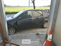 Fiat punto, enkel voor vergunninghouders en erkende centra voor verschroting - afbeelding 4 van  9