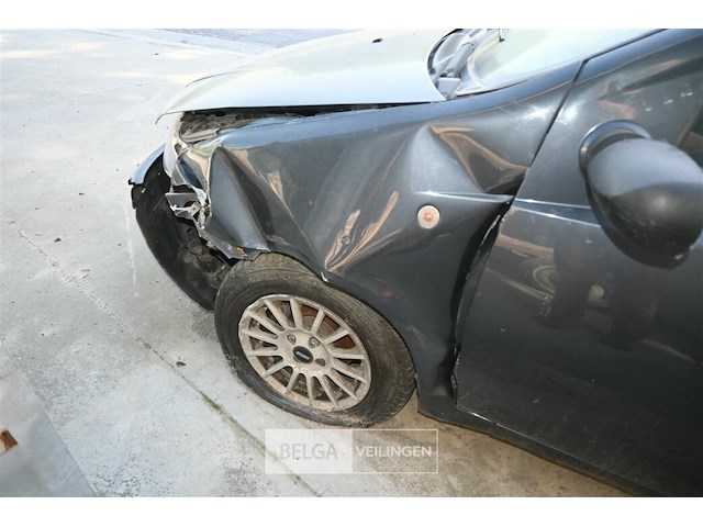 Fiat punto, enkel voor vergunninghouders en erkende centra voor verschroting - afbeelding 5 van  9