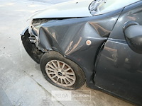 Fiat punto, enkel voor vergunninghouders en erkende centra voor verschroting - afbeelding 5 van  9