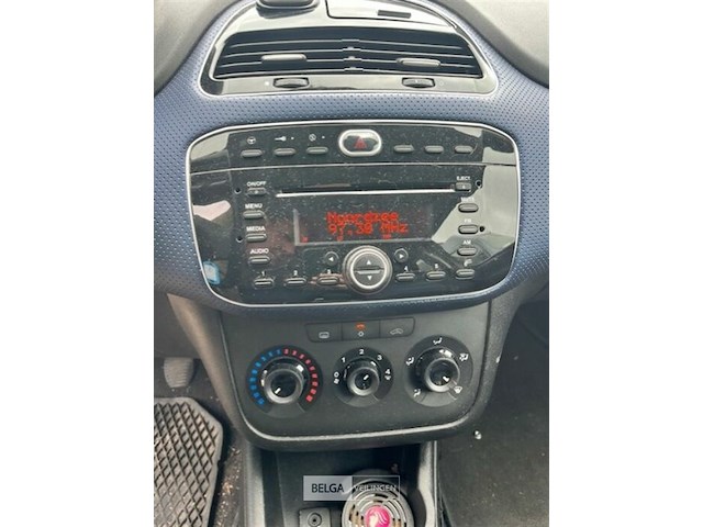 Fiat punto - afbeelding 8 van  9
