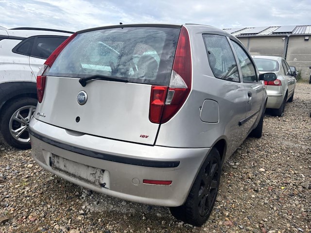 Fiat punto - afbeelding 4 van  8