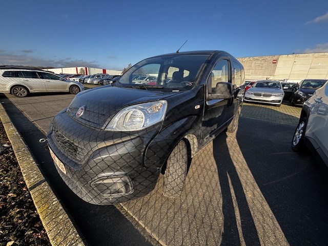 Fiat qubo 1.4i easy (eu6d-temp), 2019 - afbeelding 1 van  24