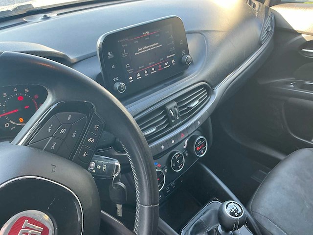 Fiat tipo personenauto - afbeelding 1 van  7