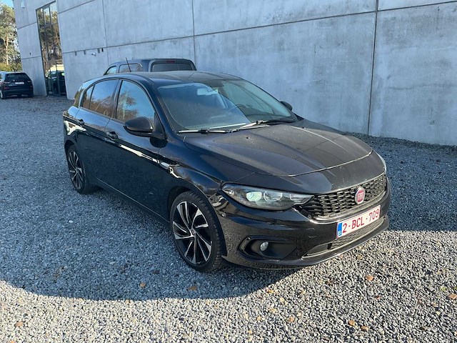 Fiat tipo personenauto - afbeelding 4 van  9