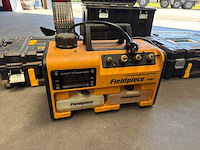 Fieldpiece vp87 8 cfm dual stage vacuümpomp incl. toebehoren en opbergkoffers - afbeelding 1 van  6