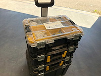 Fieldpiece vp87 8 cfm dual stage vacuümpomp incl. toebehoren en opbergkoffers - afbeelding 3 van  6