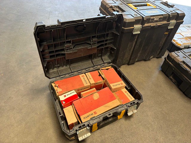 Fieldpiece vp87 8 cfm dual stage vacuümpomp incl. toebehoren en opbergkoffers - afbeelding 5 van  6
