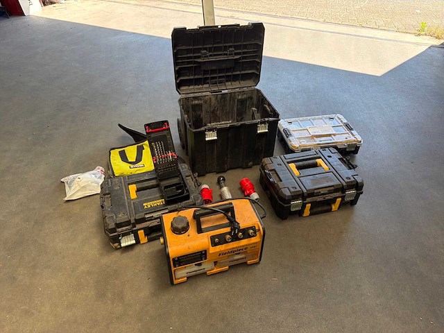 Fieldpiece vp87 8 cfm dual stage vacuümpomp incl. toebehoren en opbergkoffers - afbeelding 6 van  6