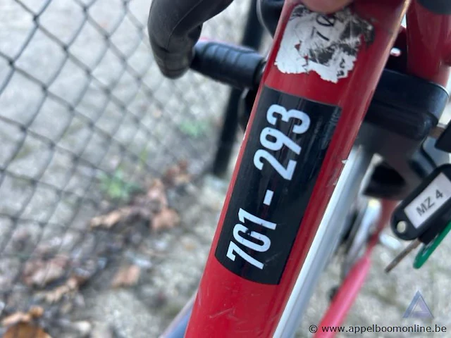 Fiets, met sleutel, nummer 701 - 293 - afbeelding 3 van  3