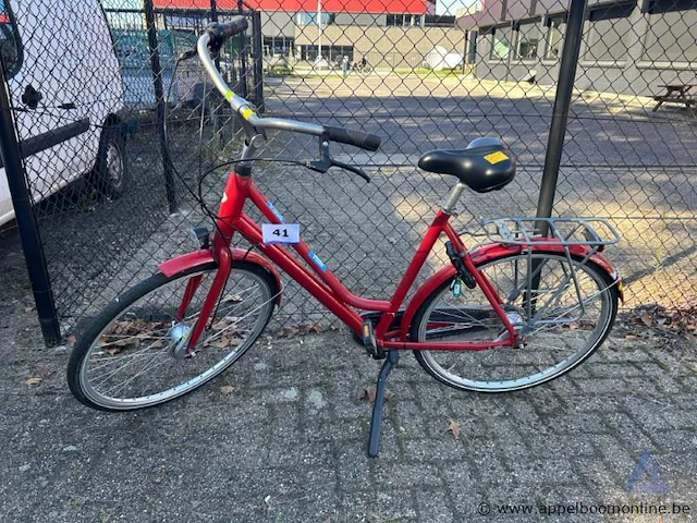 Fiets, met sleutel, nummer 701 - 819 - afbeelding 1 van  3