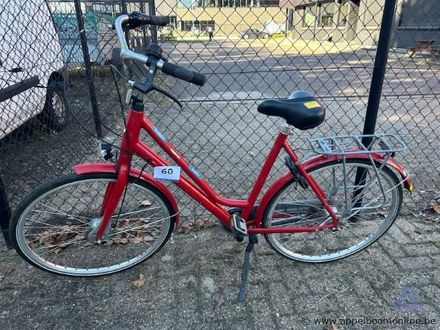 Fiets, met sleutel, nummer 701 - 821 - afbeelding 1 van  3
