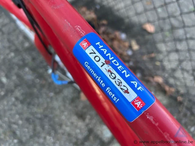 Fiets, met sleutel, nummer 701-932 - afbeelding 3 van  3