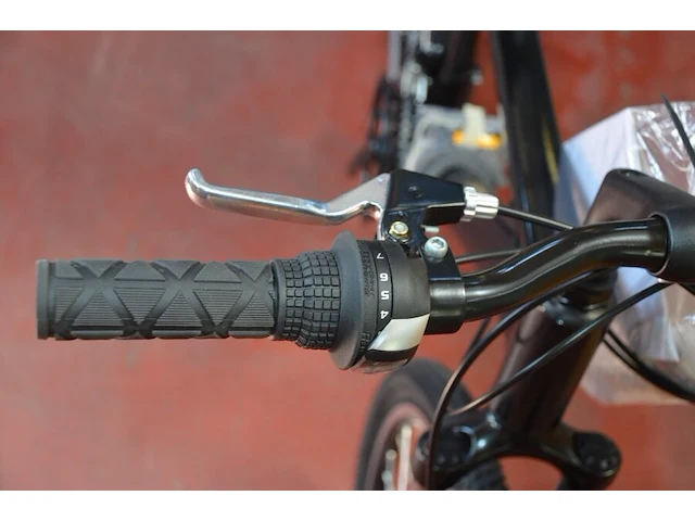 Fiets model 24" adams man alloy 355h 21v v-brake black nieuw in doos - afbeelding 2 van  24