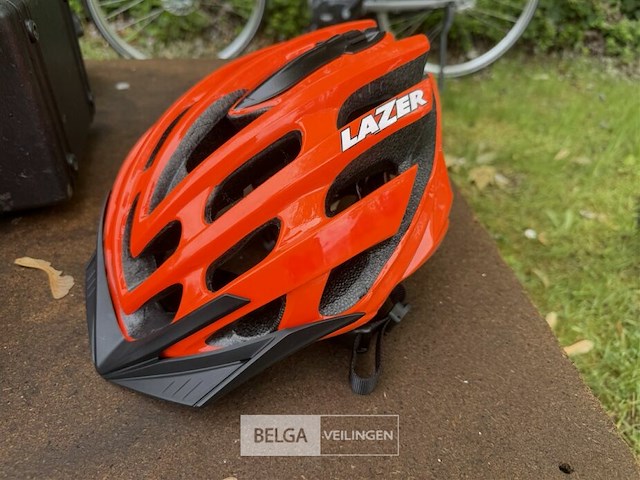 Fietshelm lazer 58 – 61 cm - afbeelding 1 van  3