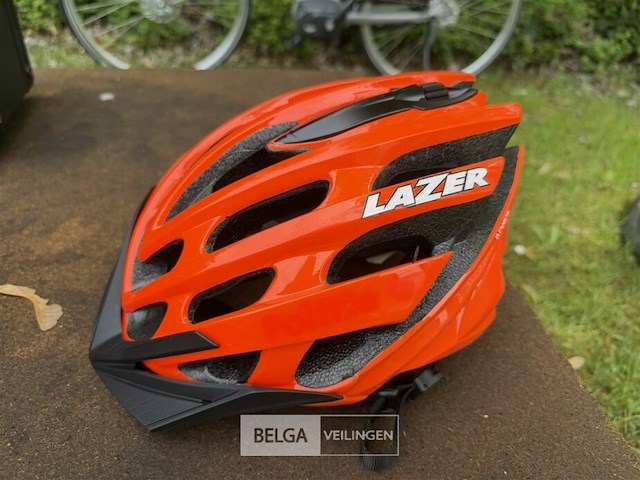 Fietshelm lazer 58 – 61 cm - afbeelding 1 van  3