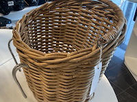 Fietsmand - rotan - ovaal - met beugel - afbeelding 1 van  4
