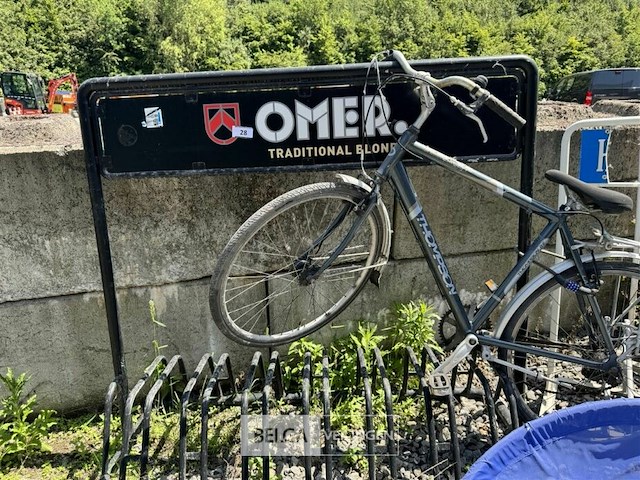 Fietsrek zonder fiets - afbeelding 1 van  4