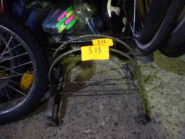 Fietsstaander op wieltjes - afbeelding 1 van  1