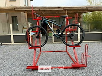 Fietsstaander showroom - afbeelding 1 van  9