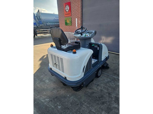 Fimap - diesel - 1000s - zelfrijdende veegmachine - afbeelding 11 van  14