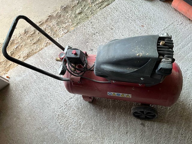 Fini compressor en dewalt supertiger 265m en dewalt 11 bar luchtcompressor (2x) - afbeelding 6 van  12